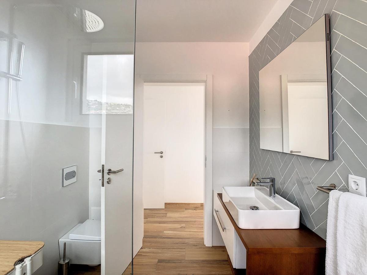 Villa Omar By Lovelystay Canhas Exterior photo
