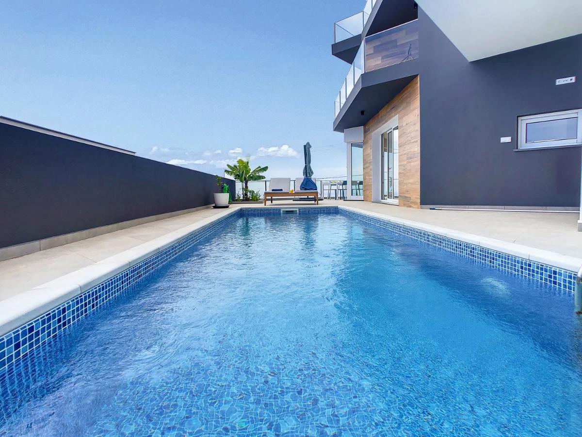 Villa Omar By Lovelystay Canhas Exterior photo